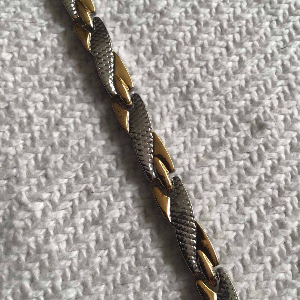 Gold and silver link bracelet